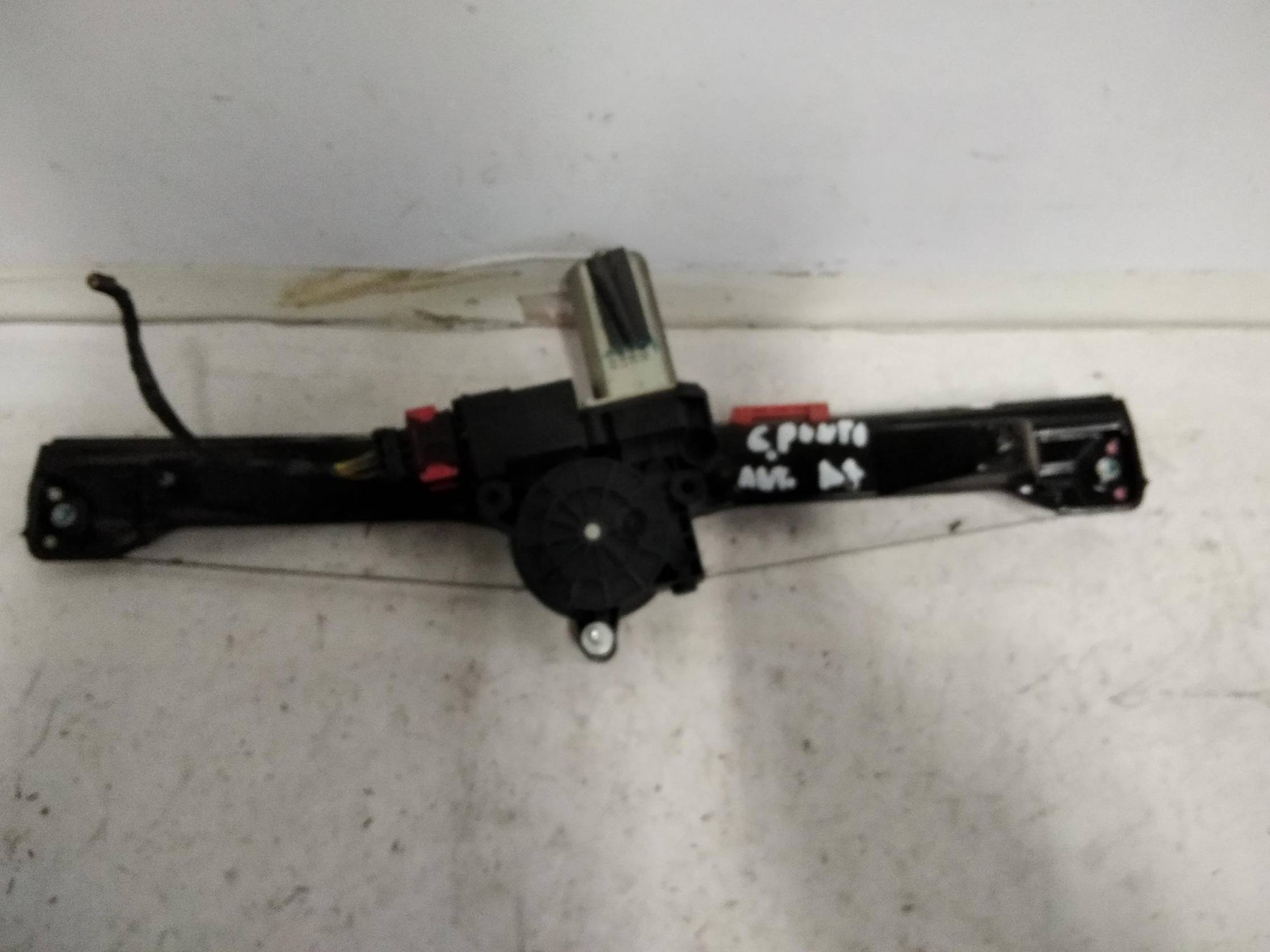 Alzacristallo elettr. porta ant. dx.